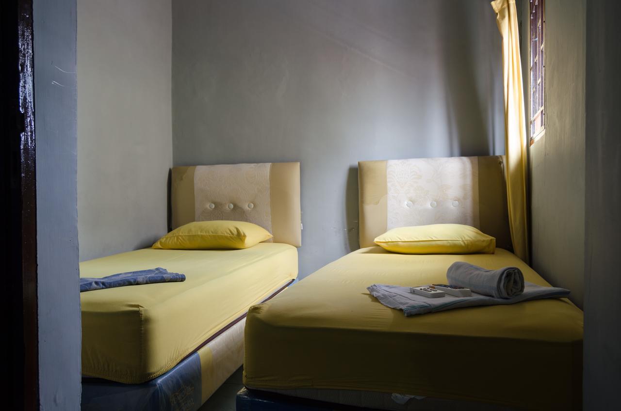 Pondok Wisata Angel Guest House Medan Exterior foto